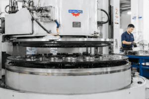 Double-disc flat surface grinding and polishing machine